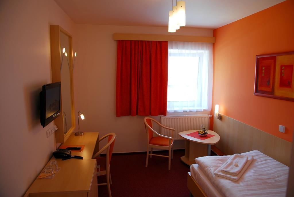 Hotel Senimo Olomouc Exteriör bild